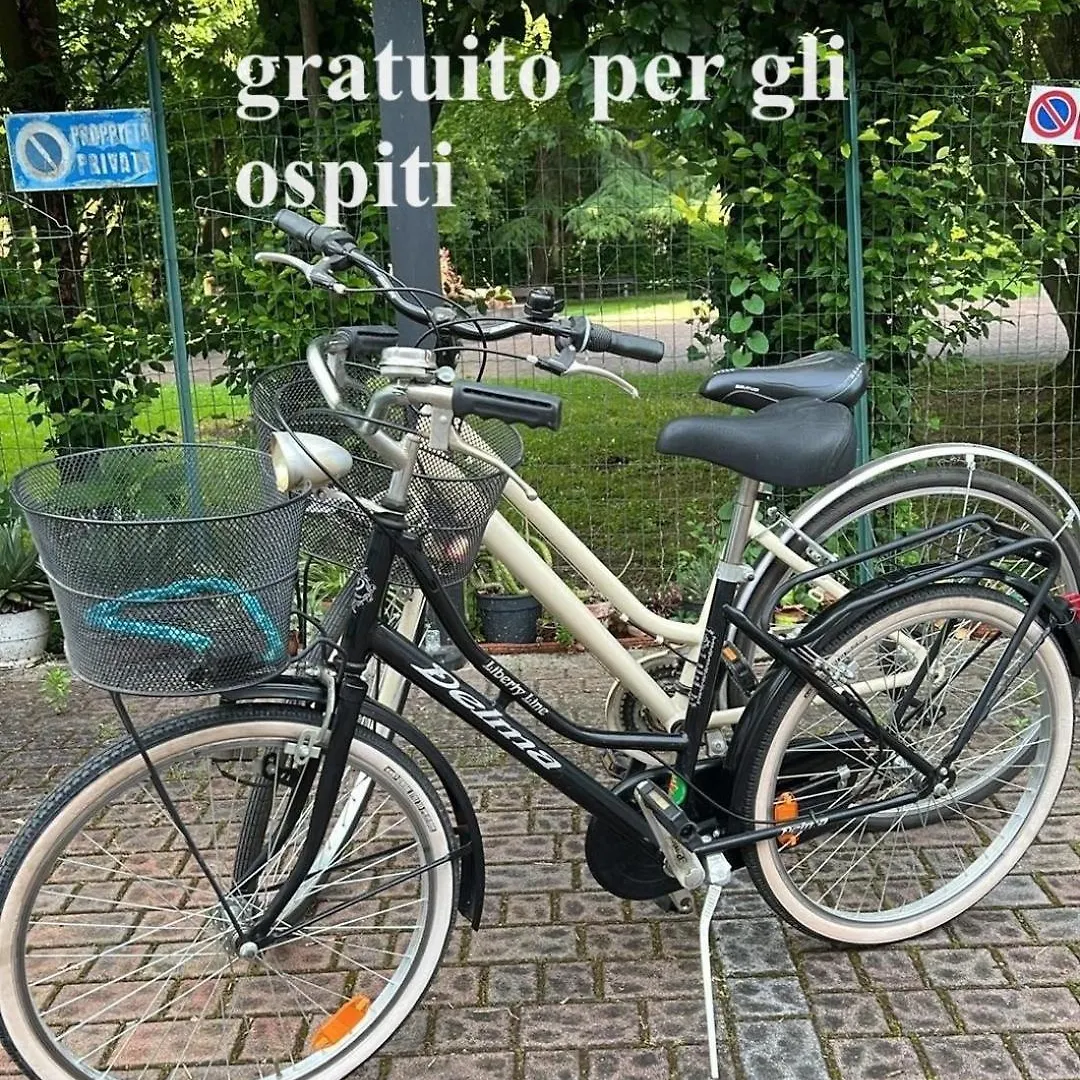 Appartamento Trilo Fronte Parco Con Parking E Uso Bici Gratis Check Out H18 Mantua 0*,  Italien
